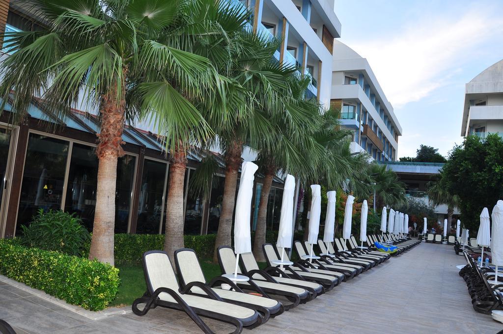 Port Side Resort Hotel Exterior photo